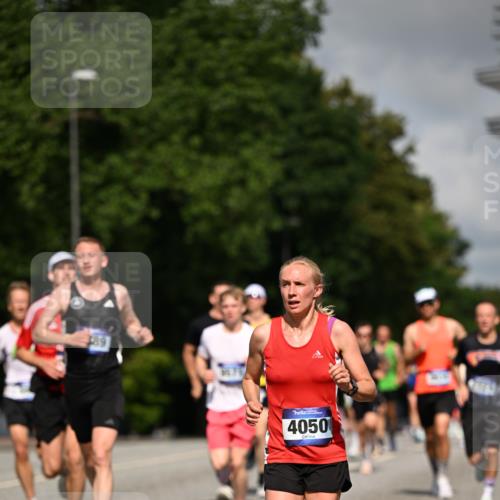 29.06.2025 - hella hamburg halbmarathon Dr. Thomas Lammeyer http://msf.ph/oto/8208194 29.06.2025 09:48:42 Kennedybrücke 1990, 2689, 2746, 3043, 4050, 4129, 4679, 4698, 4749, 5070, 5328, 5746, 5826, 6358, 6781, 7272, 7481, 7723, 8190, 8209, 8883, 9137, 9381, 9634, 10017, 10171, 11413 meine-sportfotos.de