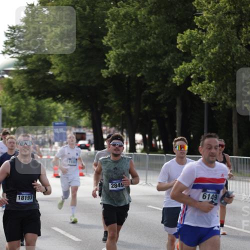 29.06.2025 - hella hamburg halbmarathon Jannik Wohlers http://msf.ph/oto/8208234 29.06.2025 09:48:50 Lombardsbrücke 1600, 1603, 2044, 2707, 2745, 2797, 2849, 3116, 5050, 5648, 5889, 6037, 6047, 6149, 6771, 7109, 7743, 7981, 8358, 9640, 10369, 10877, 11447, 11952, 12088, 12091, 12098, 12168, 12739, 13064, 13158, 13190, 13755, 13900, 14075, 14311, 14603, 14905, 15178, 15410, 15991, 16280, 16400, 17097, 17489, 17722, 17723, 17792, 17916, 18156, 18188, 18193 meine-sportfotos.de