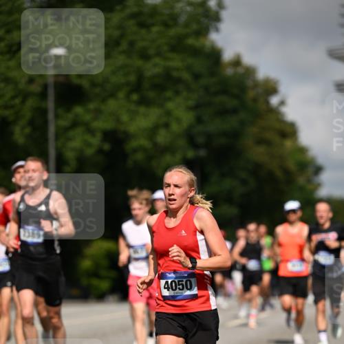 29.06.2025 - hella hamburg halbmarathon Dr. Thomas Lammeyer http://msf.ph/oto/8208249 29.06.2025 09:48:42 Kennedybrücke 1990, 2689, 2746, 3043, 4050, 4129, 4679, 4698, 4749, 5070, 5328, 5746, 5826, 6358, 6781, 7272, 7481, 7723, 8190, 8209, 8883, 9137, 9381, 9634, 10017, 10171, 11413 meine-sportfotos.de
