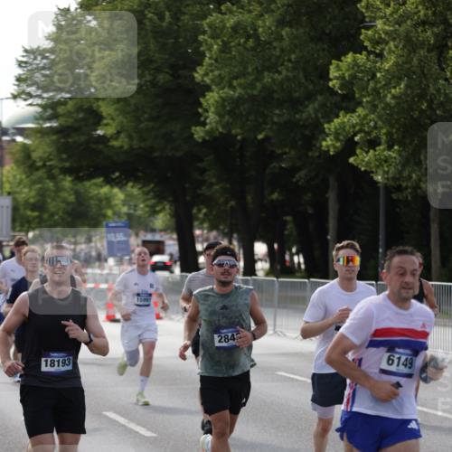 29.06.2025 - hella hamburg halbmarathon Jannik Wohlers http://msf.ph/oto/8208271 29.06.2025 09:48:50 Lombardsbrücke 1600, 1603, 2044, 2707, 2745, 2797, 2849, 3116, 5050, 5648, 5889, 6037, 6047, 6149, 6771, 7109, 7743, 7981, 8358, 9640, 10369, 10877, 11447, 11952, 12088, 12091, 12098, 12168, 12739, 13064, 13158, 13190, 13755, 13900, 14075, 14311, 14603, 14905, 15178, 15410, 15991, 16280, 16400, 17097, 17489, 17722, 17723, 17792, 17916, 18156, 18188, 18193 meine-sportfotos.de