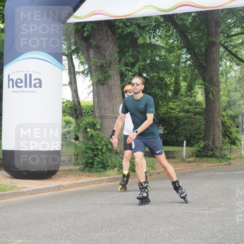 29.06.2025 - hella hamburg halbmarathon KatJ http://msf.ph/oto/8208276 29.06.2025 09:33:39 Zwischen KM18-KM19  meine-sportfotos.de