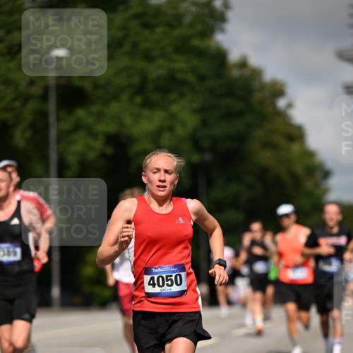 29.06.2025 - hella hamburg halbmarathon Dr. Thomas Lammeyer http://msf.ph/oto/8208302 29.06.2025 09:48:42 Kennedybrücke 1990, 2689, 2746, 3043, 4050, 4129, 4679, 4698, 4749, 5070, 5328, 5746, 5826, 6358, 6781, 7272, 7481, 7723, 8190, 8209, 8883, 9137, 9381, 9634, 10017, 10171, 11413 meine-sportfotos.de