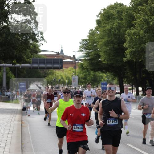 29.06.2025 - hella hamburg halbmarathon Jannik Wohlers http://msf.ph/oto/8208371 29.06.2025 09:48:51 Lombardsbrücke 1603, 2044, 2707, 2745, 2797, 2849, 3014, 3116, 5050, 5648, 5889, 6037, 6047, 6149, 6771, 7109, 7743, 7981, 8358, 9640, 10369, 10877, 11447, 11952, 12088, 12091, 12098, 12168, 13064, 13158, 13190, 13755, 13900, 14075, 14311, 14603, 14905, 15178, 15328, 15410, 15991, 16280, 16400, 17097, 17489, 17722, 17723, 17792, 17916, 18156, 18188, 18193 meine-sportfotos.de