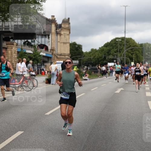 29.06.2025 - hella hamburg halbmarathon Yannick Fuchs http://msf.ph/oto/8208389 29.06.2025 10:44:58 20KM 1461, 1466, 1750, 1817, 2207, 2411, 2540, 2880, 3654, 4077, 4816, 5018, 5115, 6027, 6712, 7052, 7134, 7369, 7397, 7583, 8117, 8205, 8261, 8819, 9057, 10215, 11214, 11422, 12016, 12778, 12949, 13687, 13701, 13808, 13875, 14125, 14626, 15362, 15395, 15720, 16285, 16291, 17129, 17179, 17221, 17823, 18006, 18182, 18394, 18413, 18489 meine-sportfotos.de