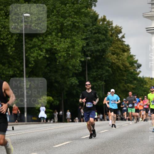 29.06.2025 - hella hamburg halbmarathon Dr. Thomas Lammeyer http://msf.ph/oto/8208432 29.06.2025 10:12:14 Kennedybrücke 1079, 1427, 1527, 2032, 2309, 3328, 3922, 4228, 4864, 5347, 6100, 7019, 9071, 9338 meine-sportfotos.de