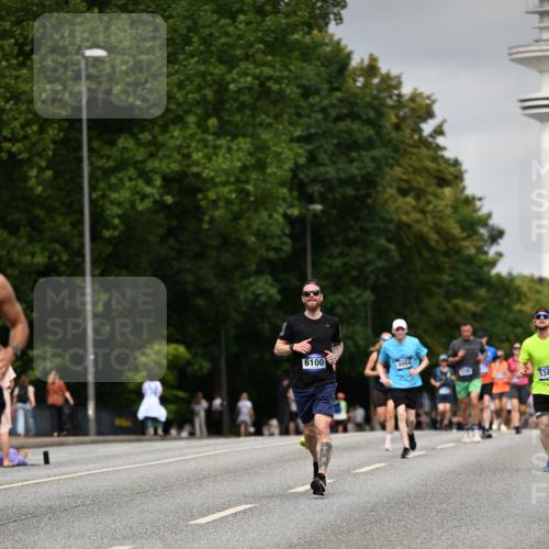 29.06.2025 - hella hamburg halbmarathon Dr. Thomas Lammeyer http://msf.ph/oto/8208439 29.06.2025 10:12:14 Kennedybrücke 1079, 1427, 1527, 2032, 2309, 3328, 3922, 4228, 4864, 5347, 6100, 7019, 9071, 9338 meine-sportfotos.de