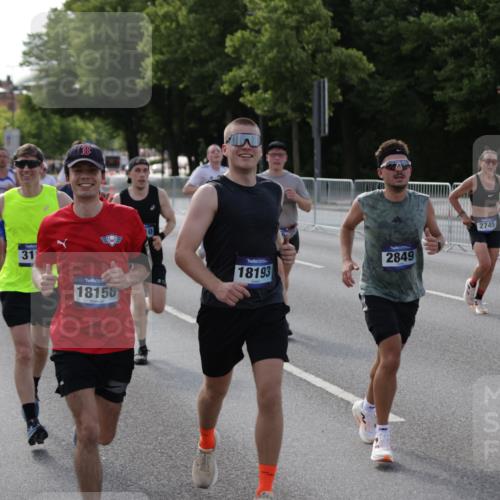 29.06.2025 - hella hamburg halbmarathon Jannik Wohlers http://msf.ph/oto/8208468 29.06.2025 09:48:53 Lombardsbrücke 1603, 2044, 2707, 2745, 2849, 2980, 3014, 3116, 4766, 5050, 5648, 5889, 6037, 6149, 6771, 7109, 7981, 8358, 10369, 10877, 11447, 11952, 12088, 12098, 12168, 13064, 13158, 13190, 13900, 14075, 14311, 14603, 14667, 14905, 15178, 15328, 15410, 15991, 16280, 16400, 17097, 17489, 17722, 17723, 17792, 17916, 18156, 18188, 18193 meine-sportfotos.de