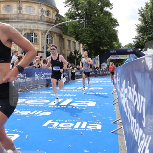 29.06.2025 - hella hamburg halbmarathon Strokosch-Dieckow http://msf.ph/oto/8208504 29.06.2025 10:20:17 Ziel 54, 12373, 12678, 14302, 16245 meine-sportfotos.de