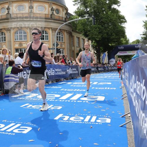 29.06.2025 - hella hamburg halbmarathon Strokosch-Dieckow http://msf.ph/oto/8208536 29.06.2025 10:20:17 Ziel 54, 12373, 12678, 14302, 16245 meine-sportfotos.de