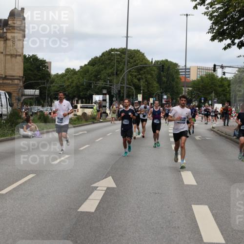 29.06.2025 - hella hamburg halbmarathon Yannick Fuchs http://msf.ph/oto/8208544 29.06.2025 10:32:19 20KM 1290, 1505, 2404, 3480, 3790, 5042, 5791, 5923, 6047, 9017, 9944, 10190, 10793, 10922, 11106, 11423, 12739, 12900, 13148, 13372, 13595, 13900, 15303, 15888, 16698, 17726, 18103, 18193, 18216, 18277, 18357, 18986 meine-sportfotos.de