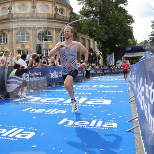 29.06.2025 - hella hamburg halbmarathon Strokosch-Dieckow http://msf.ph/oto/8208552 29.06.2025 10:20:17 Ziel 54, 12373, 12678, 14302, 16245 meine-sportfotos.de