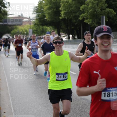 29.06.2025 - hella hamburg halbmarathon Jannik Wohlers http://msf.ph/oto/8208593 29.06.2025 09:48:53 Lombardsbrücke 1603, 2044, 2707, 2745, 2849, 2980, 3014, 3116, 4766, 5050, 5648, 5889, 6037, 6149, 6771, 7109, 7981, 8358, 10369, 10877, 11447, 11952, 12088, 12098, 12168, 13064, 13158, 13190, 13900, 14075, 14311, 14603, 14667, 14905, 15178, 15328, 15410, 15991, 16280, 16400, 17097, 17489, 17722, 17723, 17792, 17916, 18156, 18188, 18193 meine-sportfotos.de