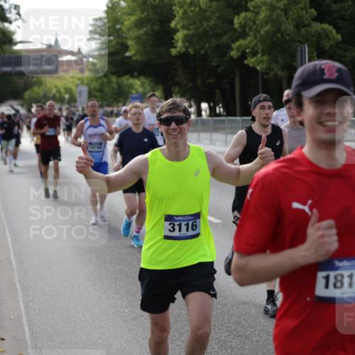 29.06.2025 - hella hamburg halbmarathon Jannik Wohlers http://msf.ph/oto/8208643 29.06.2025 09:48:54 Lombardsbrücke 1603, 2044, 2707, 2745, 2849, 2980, 3014, 3116, 4766, 5050, 5648, 5889, 6149, 6771, 7109, 7981, 8358, 10369, 11447, 11952, 12088, 12098, 13064, 13158, 13190, 13900, 14075, 14311, 14603, 14667, 14905, 15178, 15328, 15410, 15991, 16280, 16400, 17097, 17489, 17722, 17792, 17916, 18156, 18188, 18193 meine-sportfotos.de