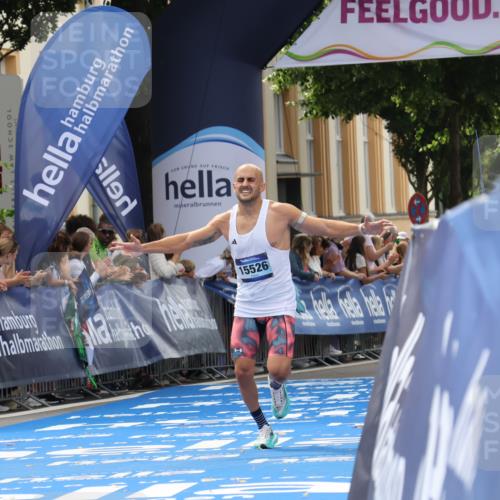 29.06.2025 - hella hamburg halbmarathon Strokosch-Dieckow http://msf.ph/oto/8208698 29.06.2025 10:20:34 Ziel 14360, 15526 meine-sportfotos.de