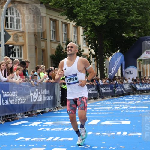 29.06.2025 - hella hamburg halbmarathon Strokosch-Dieckow http://msf.ph/oto/8208743 29.06.2025 10:20:37 Ziel 14360, 15526 meine-sportfotos.de