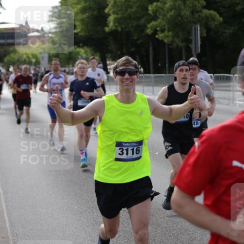 29.06.2025 - hella hamburg halbmarathon Jannik Wohlers http://msf.ph/oto/8208773 29.06.2025 09:48:54 Lombardsbrücke 1603, 2044, 2707, 2745, 2849, 2980, 3014, 3116, 4766, 5050, 5648, 5889, 6149, 6771, 7109, 7981, 8358, 10369, 11447, 11952, 12088, 12098, 13064, 13158, 13190, 13900, 14075, 14311, 14603, 14667, 14905, 15178, 15328, 15410, 15991, 16280, 16400, 17097, 17489, 17722, 17792, 17916, 18156, 18188, 18193 meine-sportfotos.de