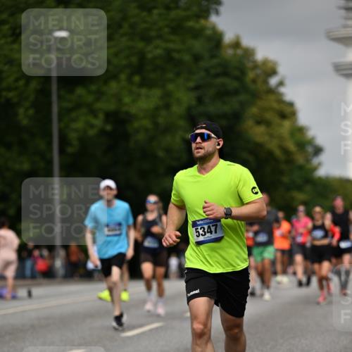 29.06.2025 - hella hamburg halbmarathon Dr. Thomas Lammeyer http://msf.ph/oto/8208853 29.06.2025 10:12:20 Kennedybrücke 1079, 1427, 1527, 2190, 2309, 3922, 4228, 4864, 5347, 6100, 7019, 9071 meine-sportfotos.de