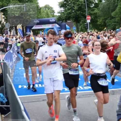 29.06.2025 - hella hamburg halbmarathon Zöllner http://msf.ph/oto/8208865 29.06.2025 10:49:41 Ziel 2504, 2516, 2706, 2889, 2937, 3060, 5705, 5978, 6115, 7332, 9038, 9463, 9619, 9649, 11340, 11679, 11977, 13233, 14562, 15392, 16114, 16592, 16738, 16843, 17001, 18058, 18451 meine-sportfotos.de