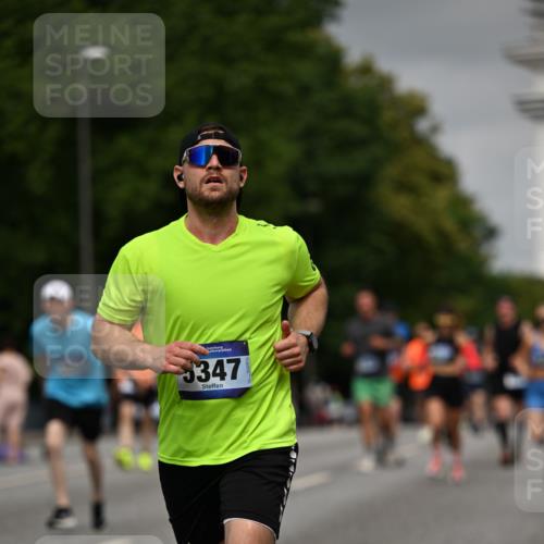 29.06.2025 - hella hamburg halbmarathon Dr. Thomas Lammeyer http://msf.ph/oto/8209006 29.06.2025 10:12:21 Kennedybrücke 1427, 1527, 2190, 2309, 4228, 4864, 5347, 6100, 6918, 7019, 9071 meine-sportfotos.de