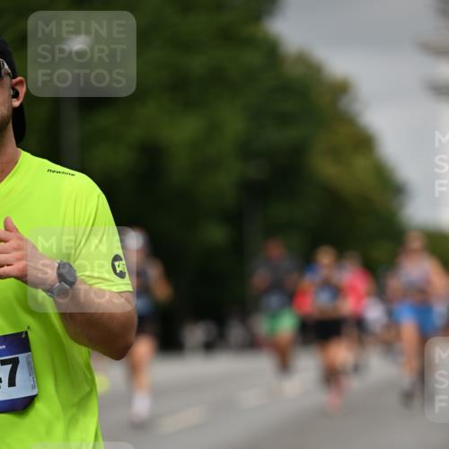 29.06.2025 - hella hamburg halbmarathon Dr. Thomas Lammeyer http://msf.ph/oto/8209066 29.06.2025 10:12:22 Kennedybrücke 1427, 1527, 2190, 2309, 4228, 4864, 5100, 5347, 6100, 6918, 9071 meine-sportfotos.de