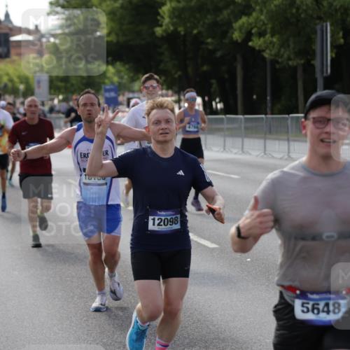 29.06.2025 - hella hamburg halbmarathon Jannik Wohlers http://msf.ph/oto/8209067 29.06.2025 09:48:55 Lombardsbrücke 1603, 2044, 2707, 2745, 2849, 2980, 3014, 3116, 4148, 4766, 5050, 5648, 5889, 6149, 6771, 7109, 7981, 8358, 10369, 11447, 11952, 12088, 12098, 13064, 13158, 13190, 13900, 14075, 14311, 14667, 14905, 15178, 15328, 15410, 15991, 16280, 16400, 17097, 17489, 17722, 17792, 18156, 18188, 18193 meine-sportfotos.de