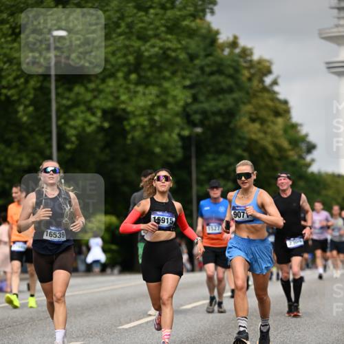29.06.2025 - hella hamburg halbmarathon Dr. Thomas Lammeyer http://msf.ph/oto/8209108 29.06.2025 10:12:24 Kennedybrücke 1427, 1527, 2190, 2309, 4228, 4864, 5100, 5347, 6100, 6918, 9071, 9616, 9966 meine-sportfotos.de
