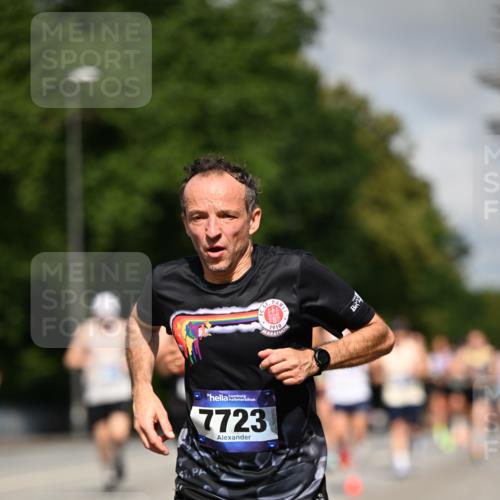 29.06.2025 - hella hamburg halbmarathon Dr. Thomas Lammeyer http://msf.ph/oto/8209191 29.06.2025 09:48:46 Kennedybrücke 1990, 2689, 3043, 4050, 4129, 4679, 4698, 4749, 5070, 5328, 5746, 5826, 6358, 7272, 7481, 7723, 8190, 8209, 8883, 9137, 9381, 9634, 10017, 10171, 11120, 11413 meine-sportfotos.de