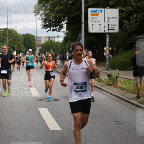 29.06.2025 - hella hamburg halbmarathon Yannick Fuchs http://msf.ph/oto/8209220 29.06.2025 10:45:06 20KM 1366, 1461, 2411, 2540, 2880, 3654, 4077, 4816, 5018, 5336, 5600, 7052, 7134, 7369, 8117, 8205, 8261, 8508, 8819, 8989, 9057, 10057, 10215, 10508, 10603, 11214, 11422, 11512, 11733, 12016, 12778, 12949, 13073, 13808, 14125, 15480, 15720, 15871, 16285, 16291, 16907, 17129, 17221, 17823, 18006, 18182, 18413, 18489, 19007 meine-sportfotos.de