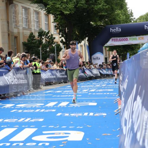 29.06.2025 - hella hamburg halbmarathon Strokosch-Dieckow http://msf.ph/oto/8209245 29.06.2025 10:20:58 Ziel 6530, 11210, 14766, 16120, 19075 meine-sportfotos.de