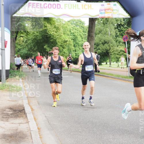 29.06.2025 - hella hamburg halbmarathon MichiJ http://msf.ph/oto/8209296 29.06.2025 10:22:52 Zwischen KM18-KM19 4246, 9345, 10865, 13066, 14310, 17802 meine-sportfotos.de