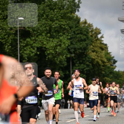 29.06.2025 - hella hamburg halbmarathon Dr. Thomas Lammeyer http://msf.ph/oto/8209353 29.06.2025 09:48:47 Kennedybrücke 1990, 2689, 3043, 4050, 4129, 4679, 4698, 4749, 5328, 5746, 5826, 6358, 7272, 7481, 7723, 8190, 8209, 8883, 9137, 9381, 9634, 10017, 11120, 11413 meine-sportfotos.de