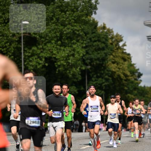 29.06.2025 - hella hamburg halbmarathon Dr. Thomas Lammeyer http://msf.ph/oto/8209504 29.06.2025 09:48:47 Kennedybrücke 1990, 2689, 3043, 4050, 4129, 4679, 4698, 4749, 5328, 5746, 5826, 6358, 7272, 7481, 7723, 8190, 8209, 8883, 9137, 9381, 9634, 10017, 11120, 11413 meine-sportfotos.de