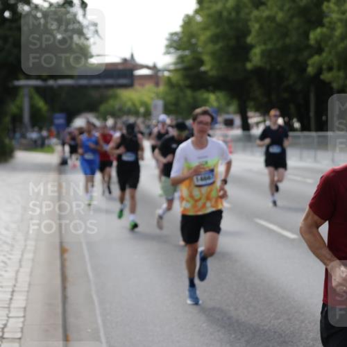 29.06.2025 - hella hamburg halbmarathon Jannik Wohlers http://msf.ph/oto/8209724 29.06.2025 09:48:58 Lombardsbrücke 2044, 2745, 2750, 2849, 2980, 3014, 3116, 4148, 4766, 5050, 5648, 5889, 6149, 6771, 7109, 8358, 10369, 11952, 12098, 13158, 13190, 13900, 14311, 14359, 14667, 14905, 15328, 15410, 15561, 15991, 16400, 16816, 17097, 17722, 17792, 18156, 18183, 18188, 18193 meine-sportfotos.de