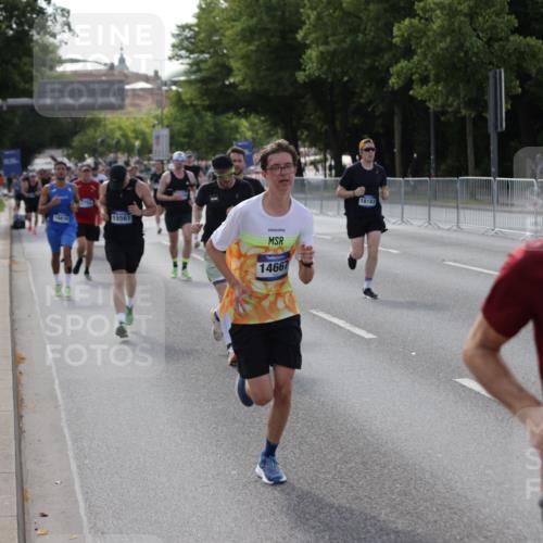 29.06.2025 - hella hamburg halbmarathon Jannik Wohlers http://msf.ph/oto/8209765 29.06.2025 09:48:58 Lombardsbrücke 2044, 2745, 2750, 2849, 2980, 3014, 3116, 4148, 4766, 5050, 5648, 5889, 6149, 6771, 7109, 8358, 10369, 11952, 12098, 13158, 13190, 13900, 14311, 14359, 14667, 14905, 15328, 15410, 15561, 15991, 16400, 16816, 17097, 17722, 17792, 18156, 18183, 18188, 18193 meine-sportfotos.de