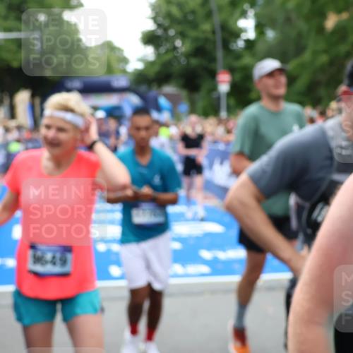 29.06.2025 - hella hamburg halbmarathon Zöllner http://msf.ph/oto/8209810 29.06.2025 10:49:54 Ziel 2540, 4017, 5460, 6125, 8455, 9126, 9200, 9491, 9597, 9924, 11975, 12527, 13463, 16800, 16887, 17753, 19109, 19122 meine-sportfotos.de