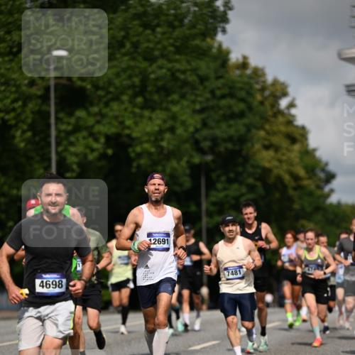 29.06.2025 - hella hamburg halbmarathon Dr. Thomas Lammeyer http://msf.ph/oto/8209853 29.06.2025 09:48:49 Kennedybrücke 57, 1990, 2689, 4050, 4129, 4679, 4698, 4749, 5187, 5328, 5826, 6358, 7481, 7723, 8190, 8883, 9634, 10017, 10876, 11120, 11413 meine-sportfotos.de
