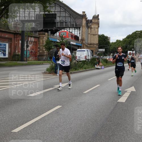 29.06.2025 - hella hamburg halbmarathon Yannick Fuchs http://msf.ph/oto/8209871 29.06.2025 10:32:22 20KM 1505, 2404, 3480, 3790, 5791, 5923, 7152, 7154, 9017, 9944, 10793, 10922, 11106, 11423, 12739, 12900, 13148, 13372, 13595, 13900, 15303, 15382, 15888, 16698, 17726, 18103, 18193, 18216, 18277, 18357, 18986 meine-sportfotos.de