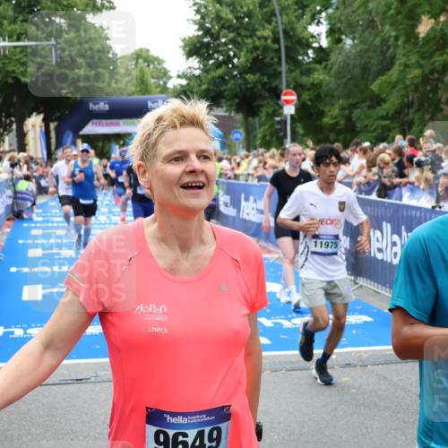 29.06.2025 - hella hamburg halbmarathon Zöllner http://msf.ph/oto/8209903 29.06.2025 10:49:56 Ziel 2540, 4017, 5460, 8454, 8455, 9126, 9200, 9491, 9597, 11975, 12527, 12733, 13463, 16716, 16732, 16800, 16887, 19109, 19122 meine-sportfotos.de