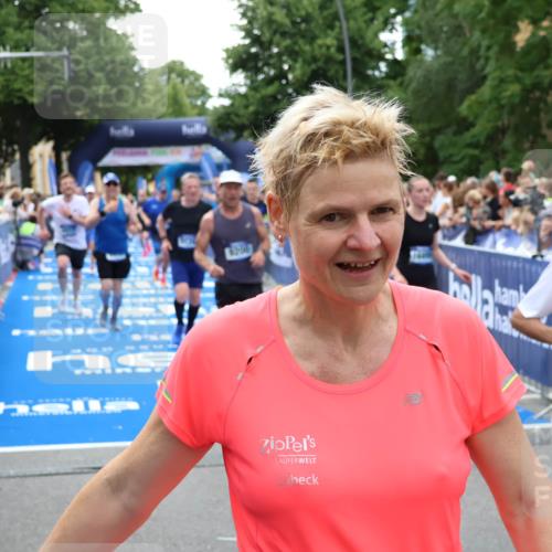 29.06.2025 - hella hamburg halbmarathon Zöllner http://msf.ph/oto/8209930 29.06.2025 10:49:56 Ziel 2540, 4017, 5460, 8454, 8455, 9126, 9200, 9491, 9597, 11975, 12527, 12733, 13463, 16716, 16732, 16800, 16887, 19109, 19122 meine-sportfotos.de