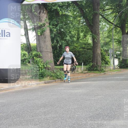 29.06.2025 - hella hamburg halbmarathon KatJ http://msf.ph/oto/8209956 29.06.2025 09:34:49 Zwischen KM18-KM19  meine-sportfotos.de