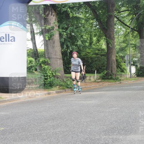 29.06.2025 - hella hamburg halbmarathon KatJ http://msf.ph/oto/8209994 29.06.2025 09:34:49 Zwischen KM18-KM19  meine-sportfotos.de