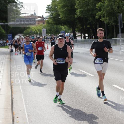 29.06.2025 - hella hamburg halbmarathon Jannik Wohlers http://msf.ph/oto/8210034 29.06.2025 09:49:00 Lombardsbrücke 2745, 2750, 2849, 2980, 3014, 3116, 4148, 4766, 5050, 5648, 5889, 6149, 6771, 7035, 7109, 11952, 12098, 13158, 13900, 14311, 14359, 14629, 14667, 14905, 15328, 15410, 15561, 15991, 16816, 17097, 17182, 17722, 18156, 18183, 18188, 18193 meine-sportfotos.de