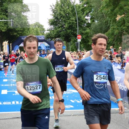 29.06.2025 - hella hamburg halbmarathon Zöllner http://msf.ph/oto/8210039 29.06.2025 10:50:04 Ziel 1216, 1321, 2020, 3692, 3852, 7100, 7657, 8454, 9031, 9213, 9303, 12271, 12733, 13225, 13758, 16403, 16716, 16732, 18884, 19112 meine-sportfotos.de