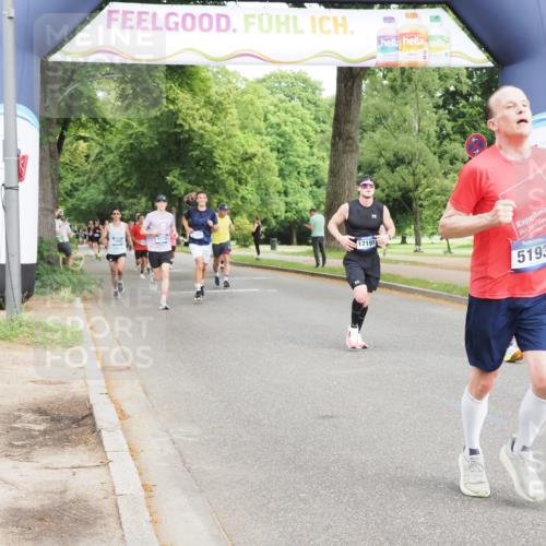 29.06.2025 - hella hamburg halbmarathon MichiJ http://msf.ph/oto/8210067 29.06.2025 10:22:57 Zwischen KM18-KM19 1053, 2243, 4246, 5193, 9345, 10865, 14310, 15902 meine-sportfotos.de