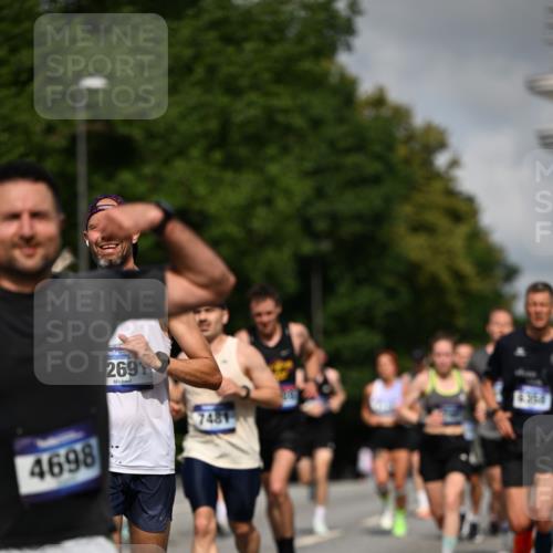 29.06.2025 - hella hamburg halbmarathon Dr. Thomas Lammeyer http://msf.ph/oto/8210095 29.06.2025 09:48:51 Kennedybrücke 57, 1686, 1707, 1990, 2689, 4050, 4129, 4679, 4698, 4749, 5187, 5826, 6358, 7481, 7723, 7880, 7965, 8190, 8883, 9634, 10017, 10876, 11120, 11413 meine-sportfotos.de