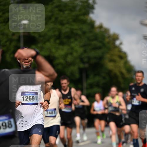29.06.2025 - hella hamburg halbmarathon Dr. Thomas Lammeyer http://msf.ph/oto/8210136 29.06.2025 09:48:51 Kennedybrücke 57, 1686, 1707, 1990, 2689, 4050, 4129, 4679, 4698, 4749, 5187, 5826, 6358, 7481, 7723, 7880, 7965, 8190, 8883, 9634, 10017, 10876, 11120, 11413 meine-sportfotos.de