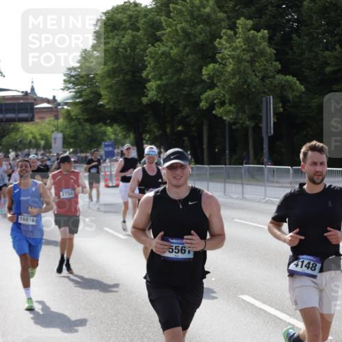 29.06.2025 - hella hamburg halbmarathon Jannik Wohlers http://msf.ph/oto/8210167 29.06.2025 09:49:01 Lombardsbrücke 2745, 2750, 2849, 2980, 3014, 3116, 4148, 4766, 5050, 5648, 5889, 6149, 6771, 7035, 7109, 11952, 12098, 13158, 14311, 14359, 14629, 14667, 14905, 15328, 15410, 15561, 15991, 16816, 17182, 17722, 18156, 18183, 18188, 18193 meine-sportfotos.de