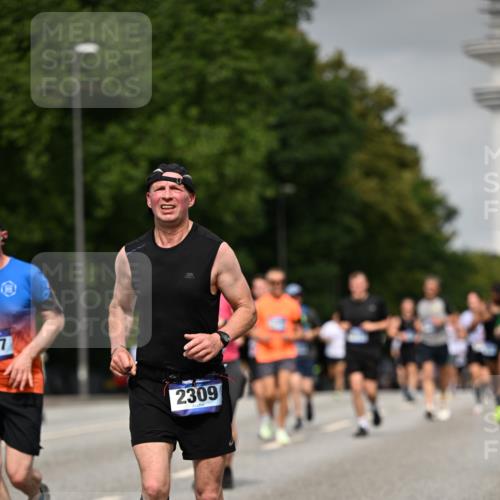 29.06.2025 - hella hamburg halbmarathon Dr. Thomas Lammeyer http://msf.ph/oto/8210197 29.06.2025 10:12:29 Kennedybrücke 1527, 2190, 2309, 4864, 5100, 5347, 6100, 6590, 6918, 7348, 7453, 9071, 9457, 9616, 9966 meine-sportfotos.de