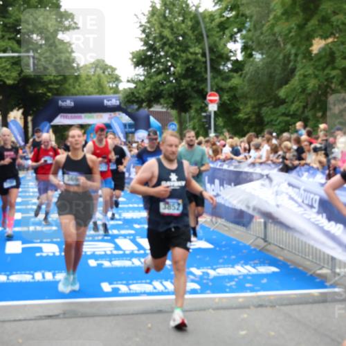 29.06.2025 - hella hamburg halbmarathon Zöllner http://msf.ph/oto/8210199 29.06.2025 10:50:06 Ziel 1216, 1321, 1507, 2020, 3562, 3692, 3852, 7100, 7657, 9031, 9213, 9303, 9965, 12203, 12271, 13225, 13758, 14257, 16403, 18228, 18657, 18658, 18884, 19112 meine-sportfotos.de
