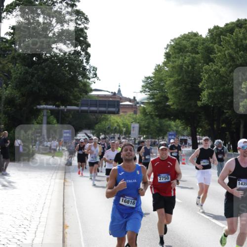 29.06.2025 - hella hamburg halbmarathon Jannik Wohlers http://msf.ph/oto/8210251 29.06.2025 09:49:02 Lombardsbrücke 2745, 2750, 2849, 2980, 3014, 3116, 4148, 4766, 5050, 5648, 5889, 6149, 6771, 7035, 7109, 11952, 12098, 13158, 14311, 14359, 14629, 14667, 14905, 15328, 15410, 15561, 15991, 16816, 17182, 17192, 17646, 17722, 18156, 18183, 18188, 18193, 18547 meine-sportfotos.de